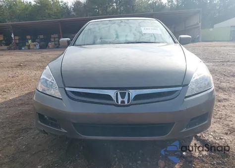 2006 Honda Accord 2.4 Ex z USA, uszkodzony, nr VIN 1HGCM56886A031187